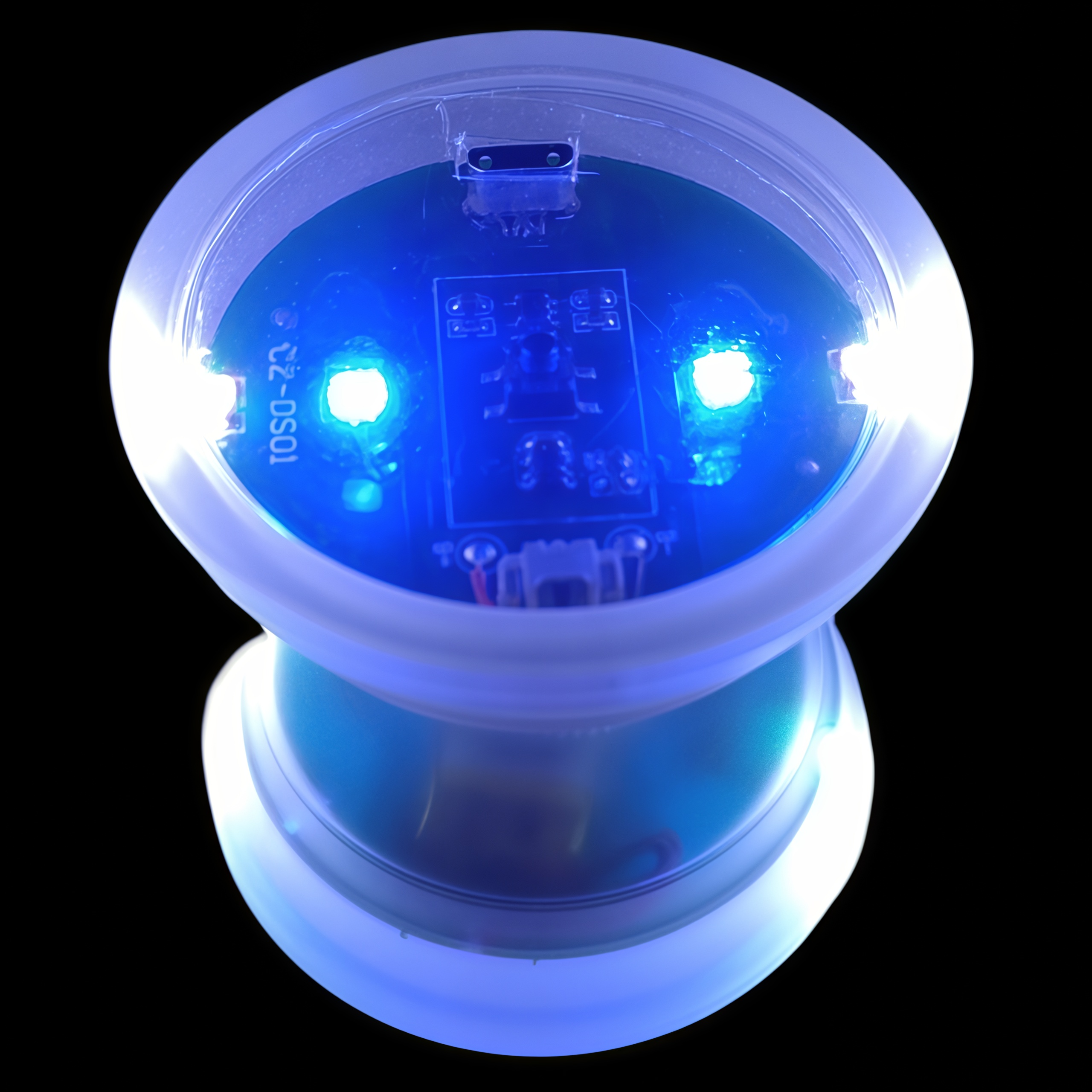 Professional competition yo-yo with metal construction, bright blue color, precision bearing system, suitable for advanced tricks